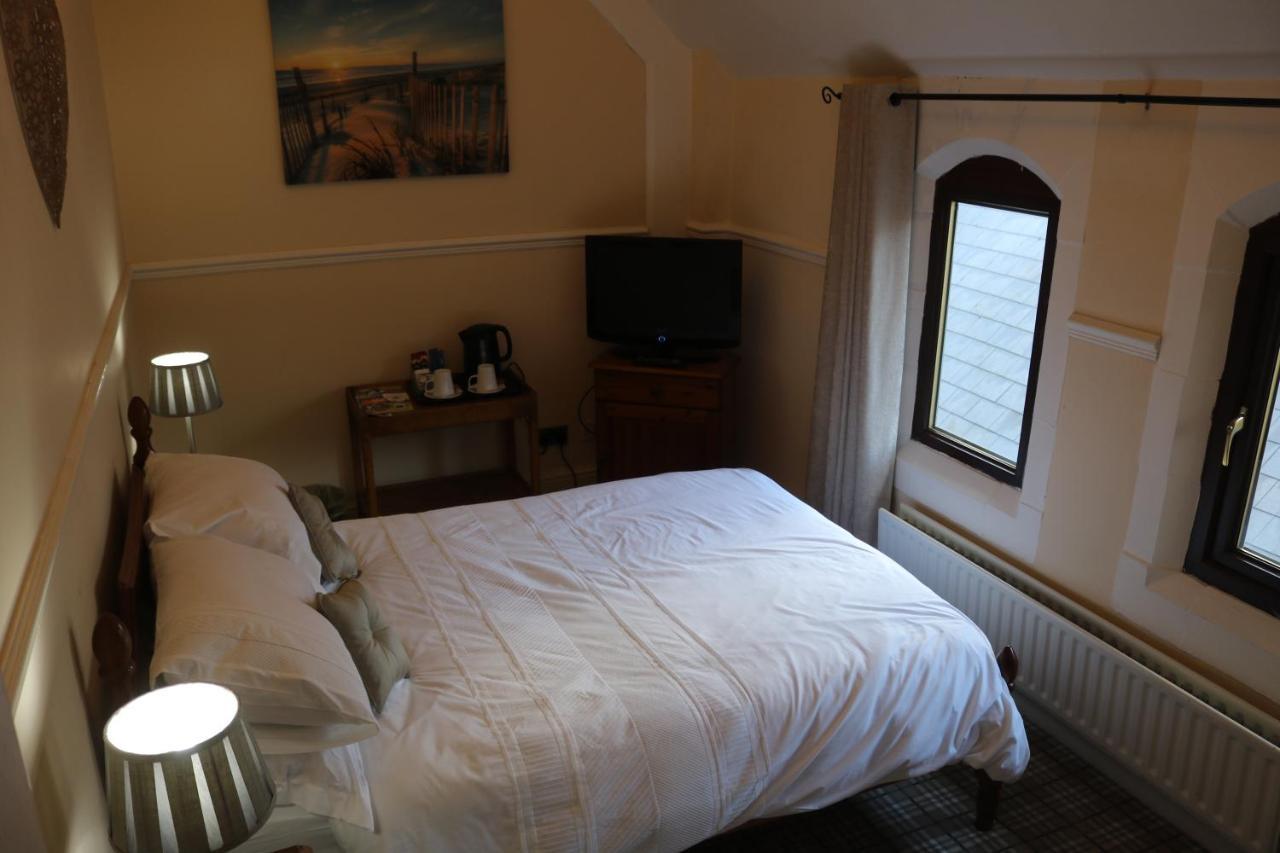 Hotel Victoria House Barrow-in-Furness Esterno foto